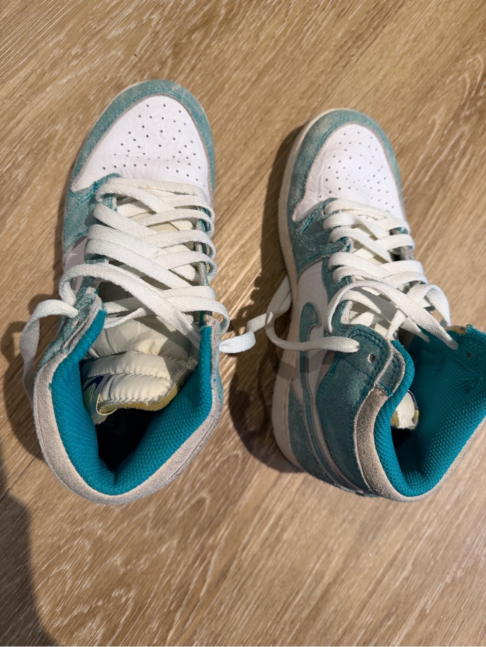 Jordan 1 Retro High OG "Teal" sneakers - Picture 2 of 4